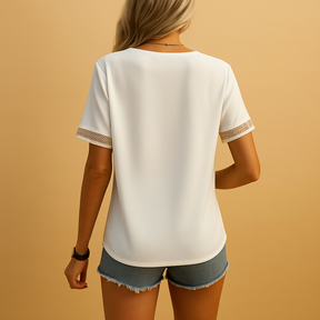 Women’s elegant loose-fit T-shirt with relaxed silhouette and breathable fabric, perfect for casual wear in every season