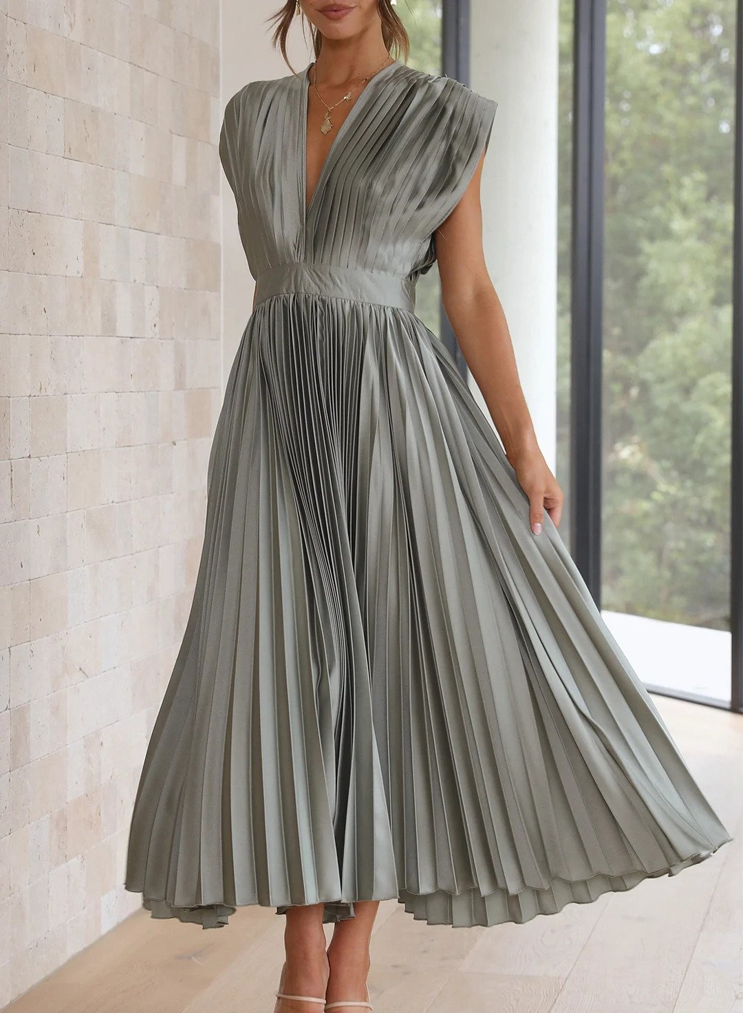 Timeless Maxi Dress - Elegant and Versatile